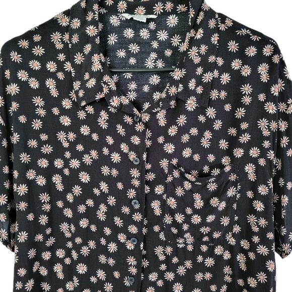 American Eagle Ditsy Floral Feminine Blouse Womens M Black Flower Cottagecore - Picture 2 of 8